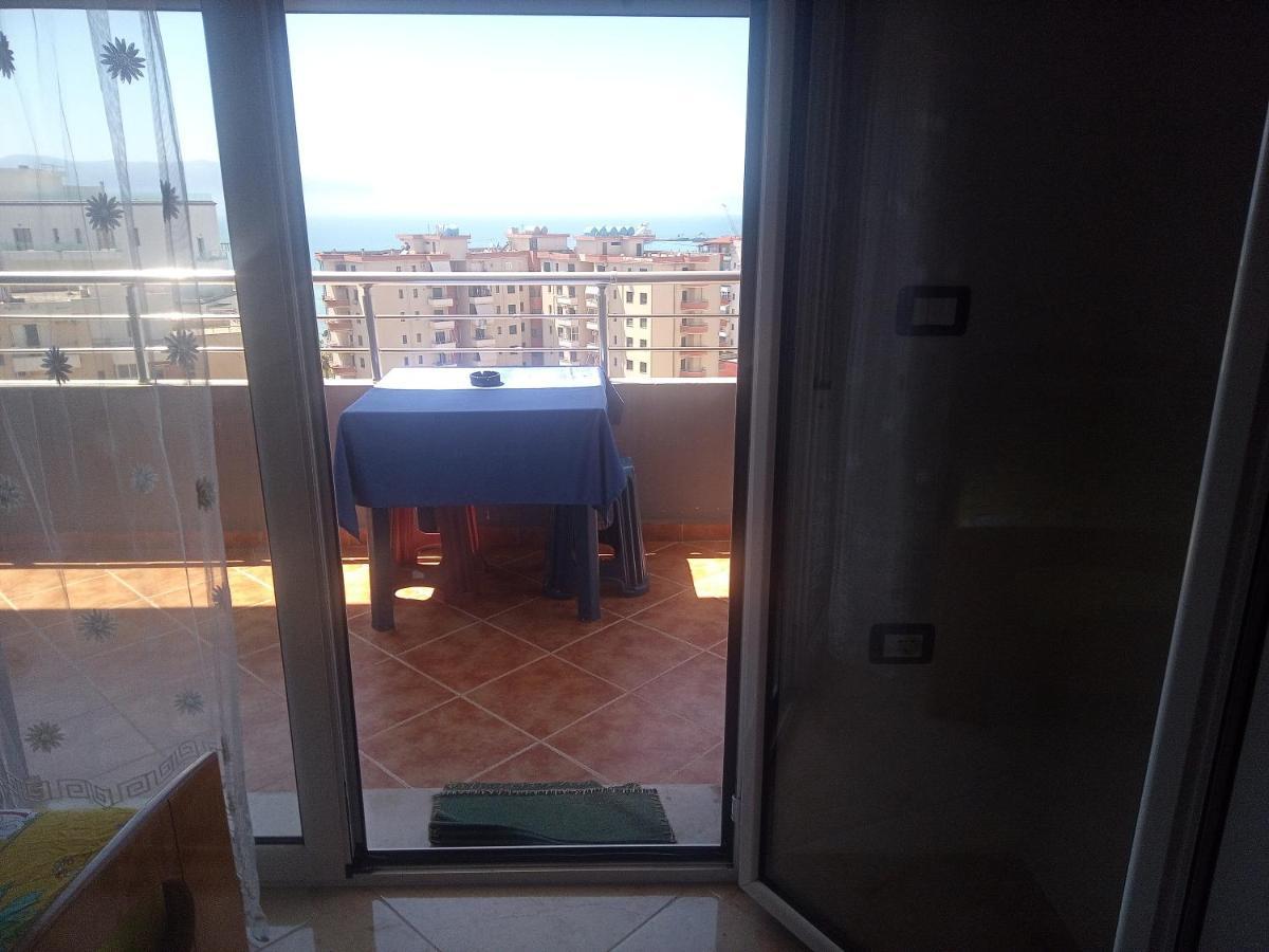 Lindita'S Seaview Appartment Вльора Екстер'єр фото