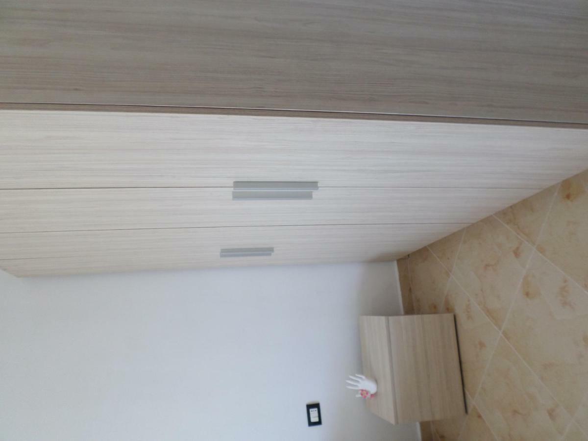 Lindita'S Seaview Appartment Вльора Екстер'єр фото