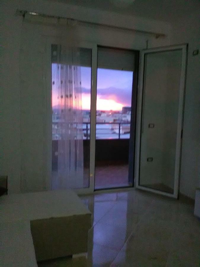 Lindita'S Seaview Appartment Вльора Екстер'єр фото