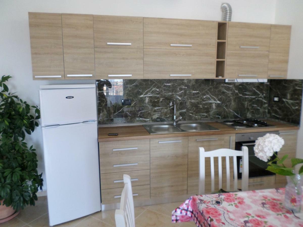 Lindita'S Seaview Appartment Вльора Екстер'єр фото
